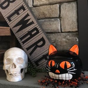 Vintage creepy cat canister